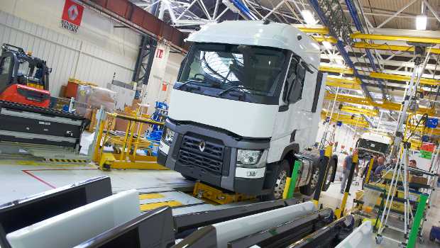 Les camions Renault Trucks garantis  Origine France 