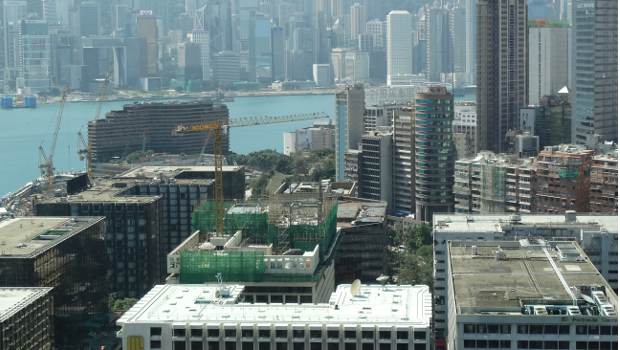 Chine : Linden Comansa sur les toits de Hong Kong