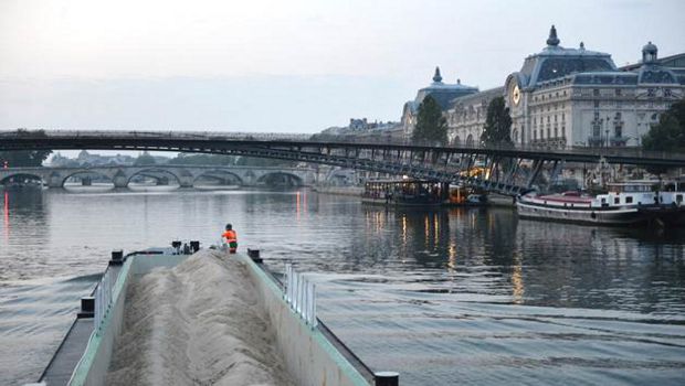 Paris Plages : Lafarge livre 5 000 t de sable