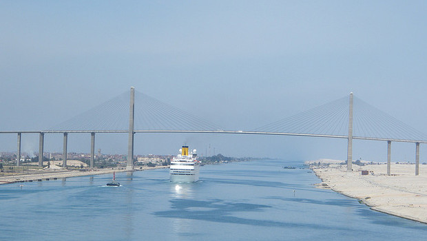 Egypte : le canal de Suez s’agrandit