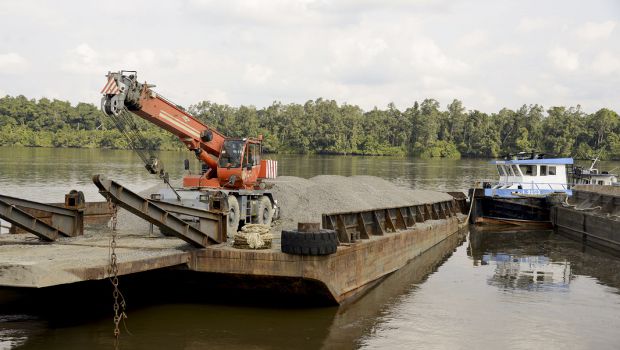 Colas mène un gros chantier routier en Afrique