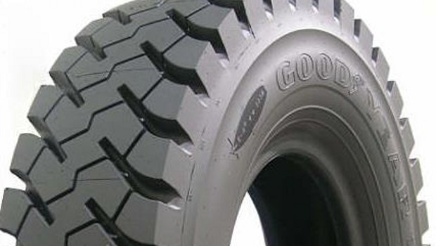 Goodyear : un pneu de 2,70 m de haut sur Intermat