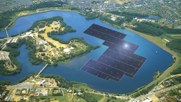 Une centrale solaire flottante sur le barrage de Yamakura