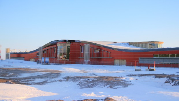 Dans le Grand Nord du Canada, Bouygues Construction se voit pousser des ailes