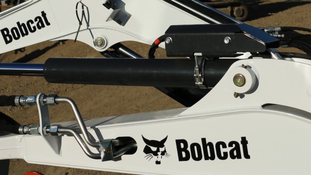 Bobcat lance sa nouvelle pelle sur pneus E57W