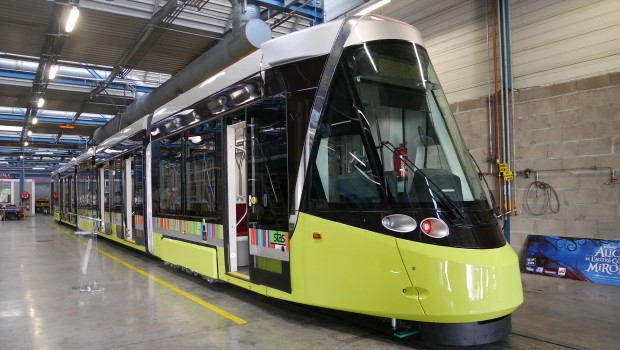 Saint-Etienne : la première rame du tramway à bon port