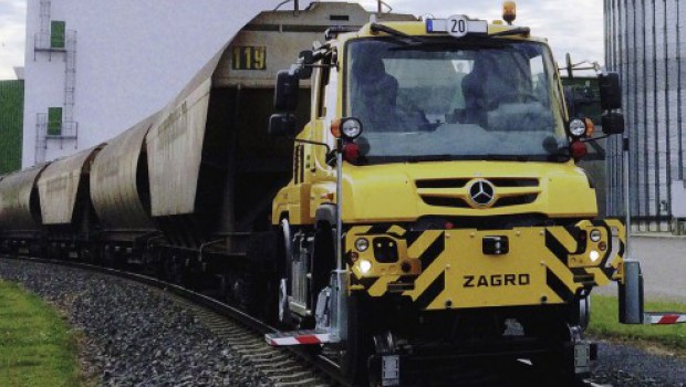 Innotrans : un Unimog sur rails de 400 t de traction