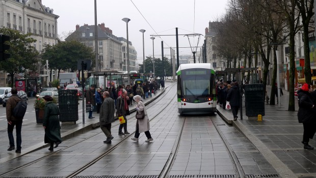 ETF donne un coup de neuf aux voies du tramway de Nantes