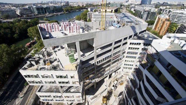 Issy-les-Moulineaux : 32 000 m² de bureaux les pieds dans l'eau - Construction Cayola
