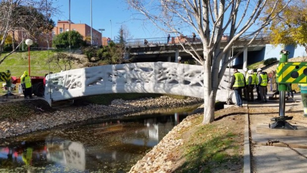Un pont en béton imprimé en 3D en Espagne