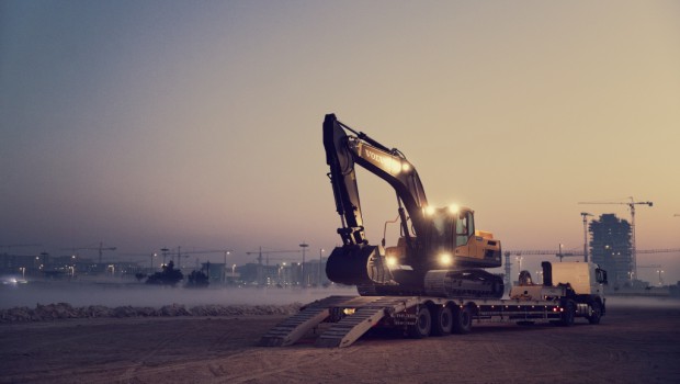 Au Qatar, Volvo creuse sous le désert