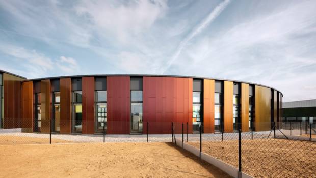 Une école durable en Belgique grâce à Rockpanel