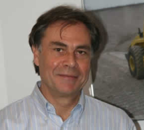 Deux plaques vibrantes Bomag produites en Chine