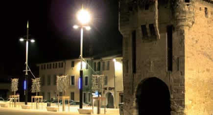 Azuly éclaire Monteux