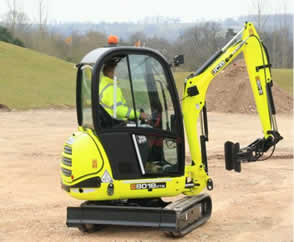 La mini pelle JCB 8018 évolue 