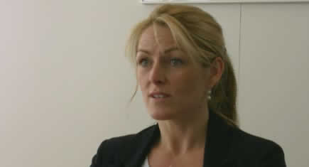 Iris Königsmann, Product Management Sales Training, Liebherr Hydraulikbagger GmbH