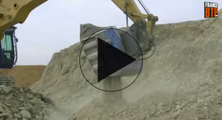 Deux godets-concasseurs MB à l'oeuvre chez Pennequin TP