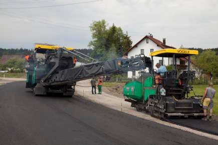 Le Vögele Super 1300-2 à Intermat