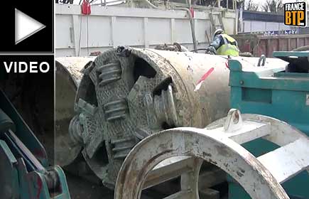 La Sade et APS sous le tramway T7