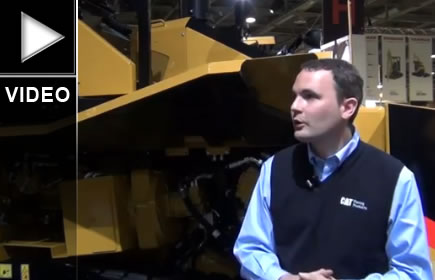 Caterpillar met en avant son matériel routier