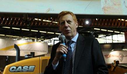 Mario Gasparri, CNH, première apparition parisienne