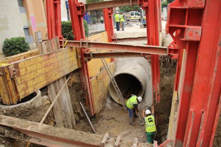 Le Grand Avignon pose des tuyaux PRV Hobas en 2000 mm de diamètre