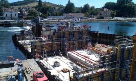 Chantier : le barrage de Villeneuve-sur-Yonne en reconstruction