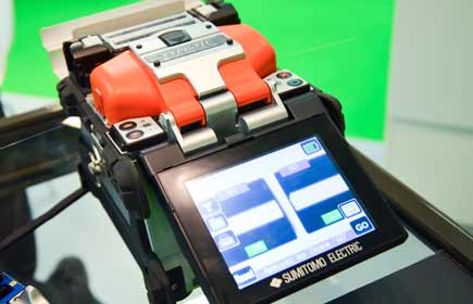 Raccordements de précision pour fibre optique