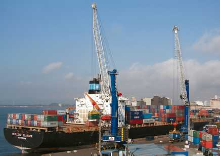 Liebherr en force sur le port de Santos au Brésil