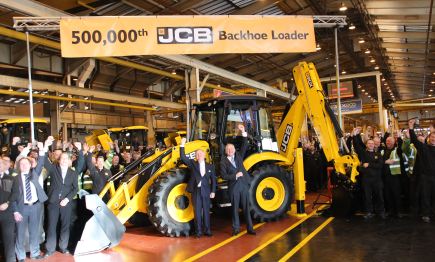 JCB fête un demi-million de chargeuses pelleteuses