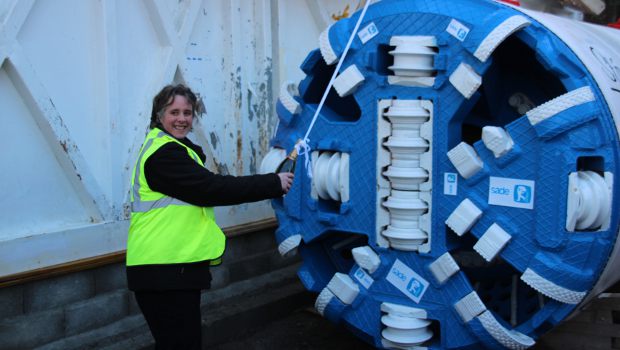 Stéphanie du Grand Lyon, marraine du micro tunnelier d’Oullins
