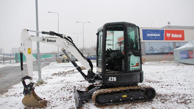 Mini pelles : Bobcat prend place dans la cour des grands