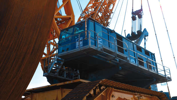 Levage exceptionnel sur le port de Rostock 