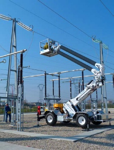 Le Centre d'expertise de travaux sous tension de RTE fête ses 50 ans