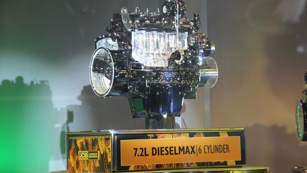 JCB complète sa gamme de moteurs avec le Dieselmax 6 cylindres