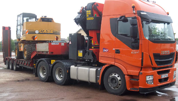 Iveco livre deux tracteurs à SNCF Infra