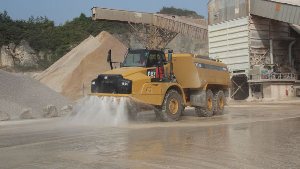 Première en France : La Vallée Heureuse acquiert un Cat 735WT