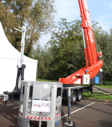 JDL : Böcker expose une grue sur remorque de 34 m, la AHK 34-1800