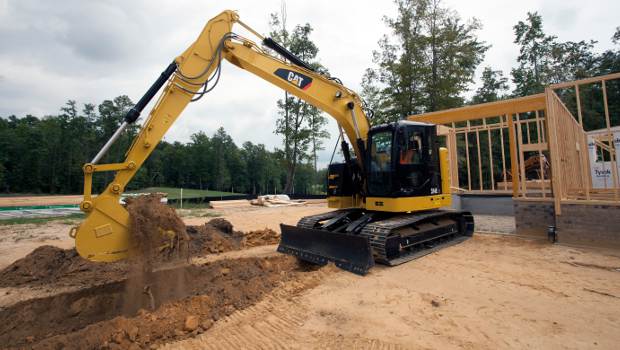 Caterpillar sort une pelle économique et performante