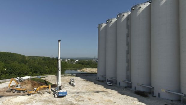 GTS fonde sur pieux un silo de 100 000 t