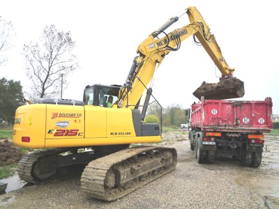 Une pelle New Holland fait le bonheur de Boucher TP en Gironde