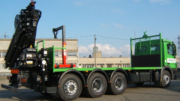 Chausson Matériaux commande 200 grues Hiab