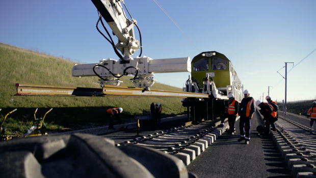 ETF revisite la pose de rails sur la LGV Est