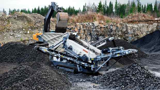 Metso propose un crible mobile pour les matériaux collants