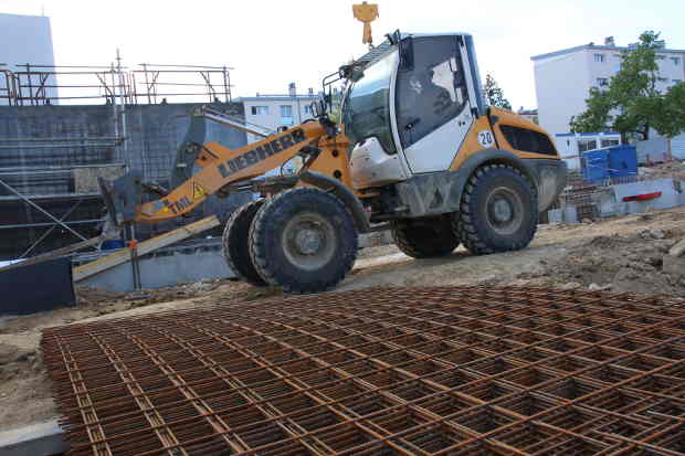 La nouvelle petite chargeuse Liebherr L506 Compact, en live