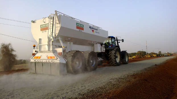 En Afrique, Rabaud s’illustre avec ses épandeurs de liants