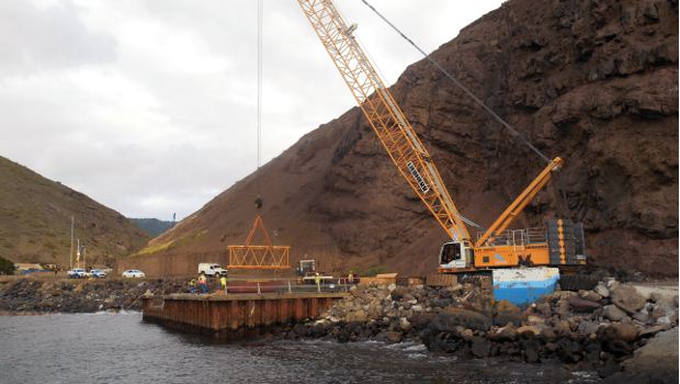 Liebherr prend l'air à Sainte-Hélène