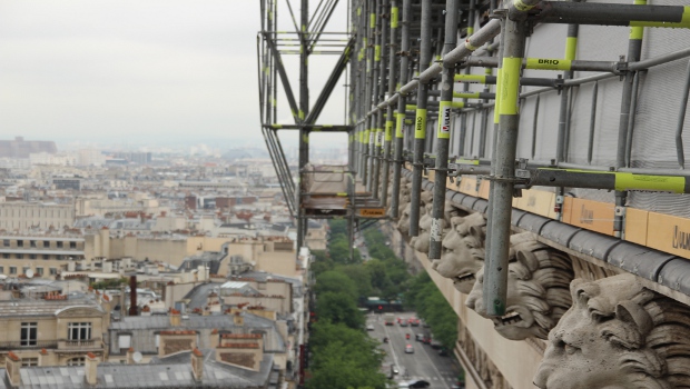 Arc de Triomphe : une rénovation de haute voltige pour les échafaudages Ulma