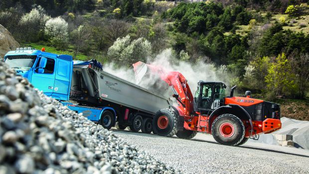 Chargeuses sur pneus : le bon tonnage en moins de passes 