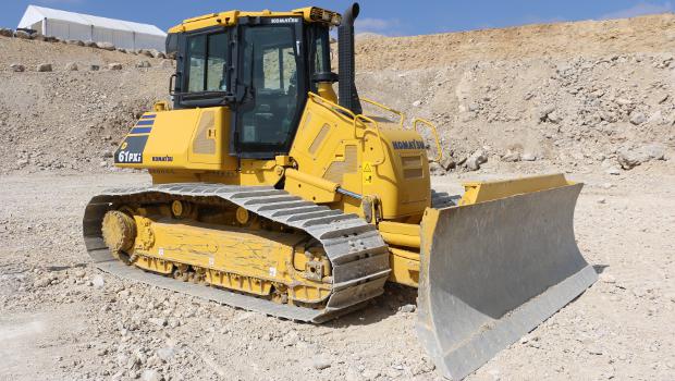 Komatsu met à l’honneur son bouteur intelligent